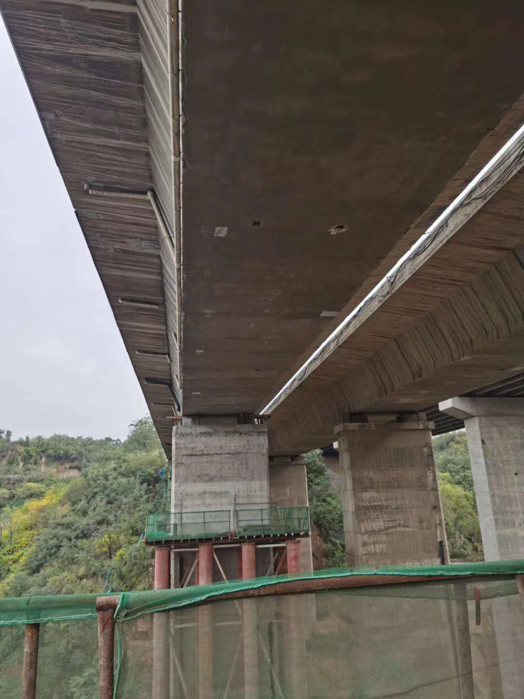 平凉桥梁加固前制定可行设计方案图并用对施工方法